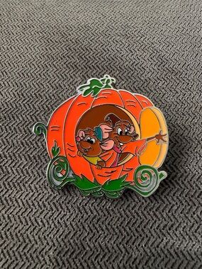 Disney - Imaginative Icons Mystery Pin -  Jaq & Gus Pumpkin Carriage